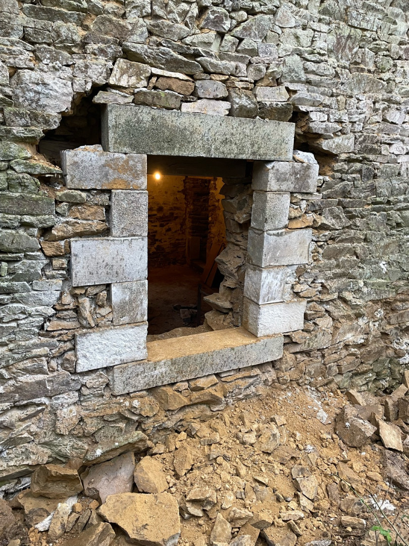 Création d'une ouverture en granit